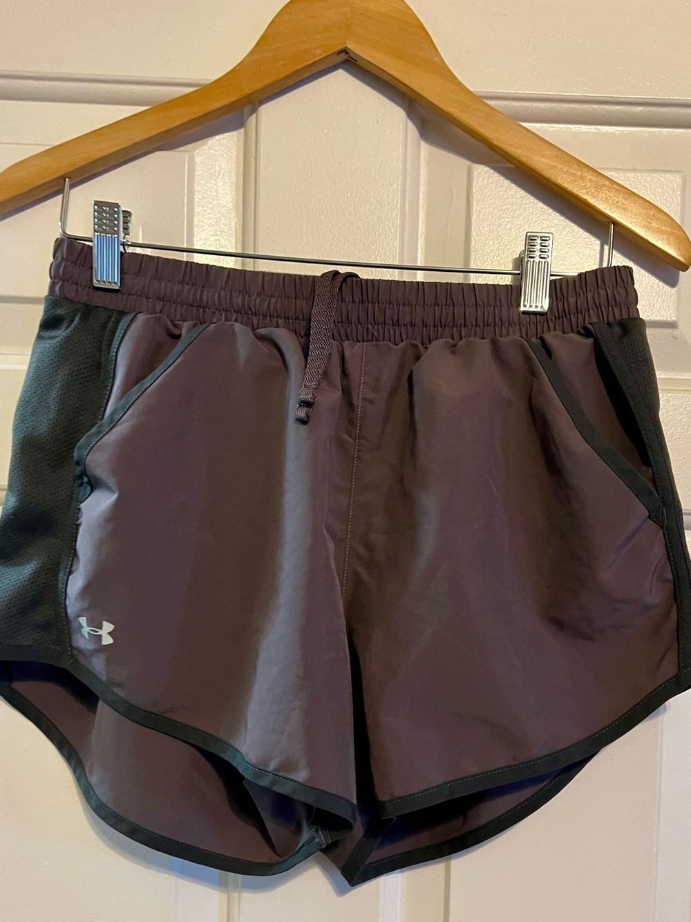 Under Armour Fly By 2.0 Plum Purple Mesh Panel Running Shorts - Size M - Picture 4 of 6